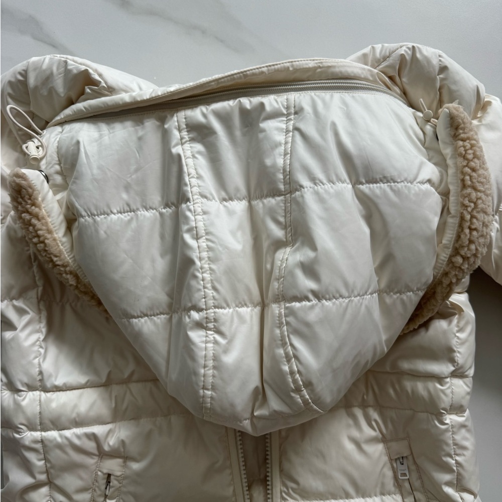 Coach Women's Off-White Hooded Puffer Jacket - Picture 8 of 15